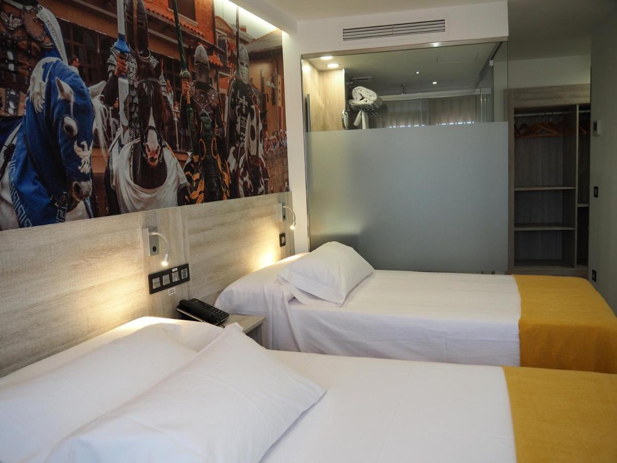 Hostal Don Suero De Quinones Hospital de Órbigo Eksteriør billede