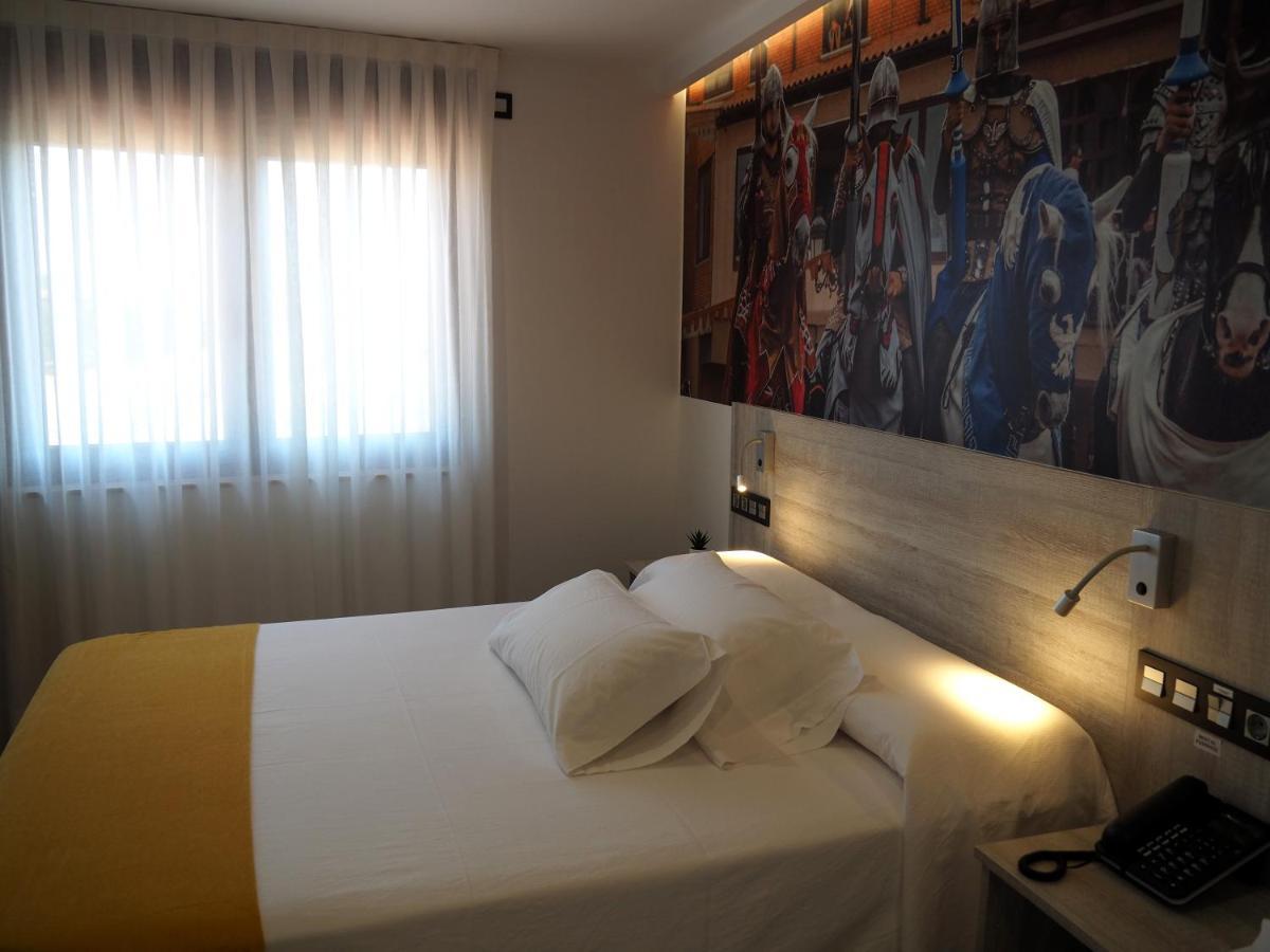 Hostal Don Suero De Quinones Hospital de Órbigo Eksteriør billede