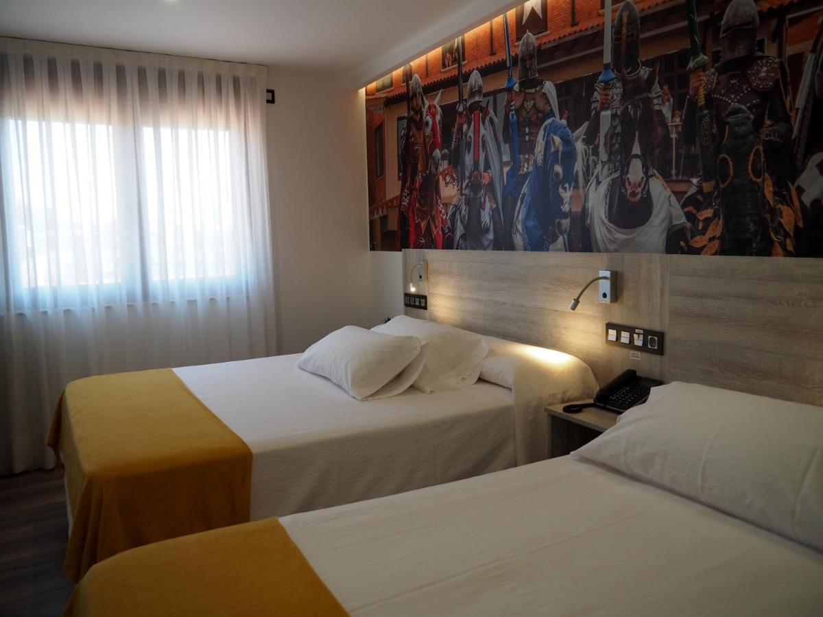 Hostal Don Suero De Quinones Hospital de Órbigo Eksteriør billede