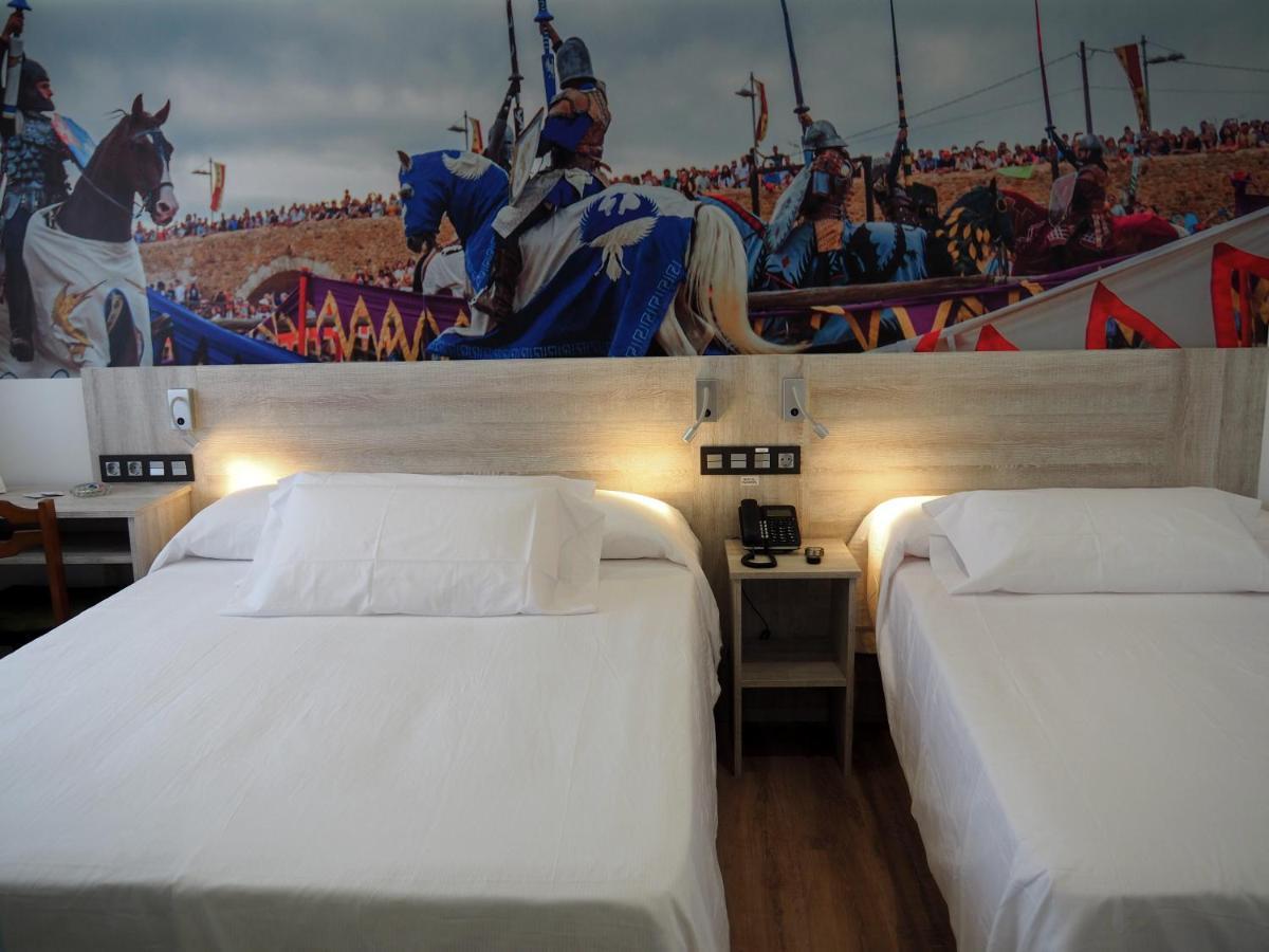 Hostal Don Suero De Quinones Hospital de Órbigo Eksteriør billede