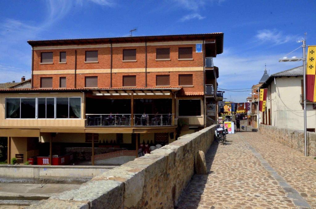 Hostal Don Suero De Quinones Hospital de Órbigo Eksteriør billede
