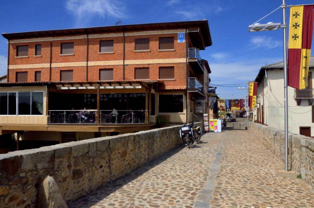 Hostal Don Suero De Quinones Hospital de Órbigo Eksteriør billede