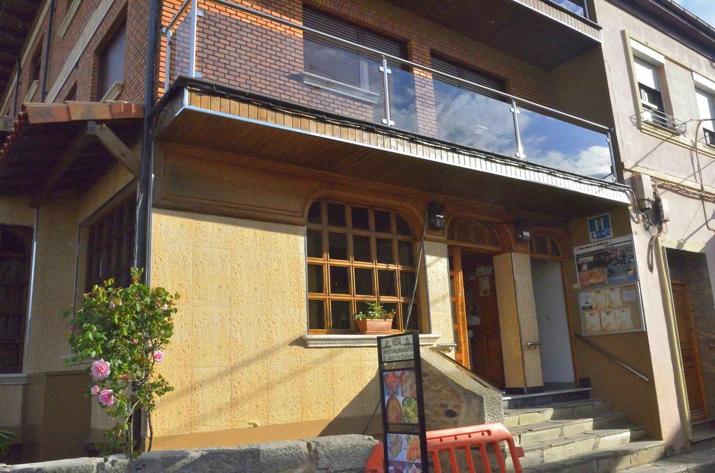 Hostal Don Suero De Quinones Hospital de Órbigo Eksteriør billede